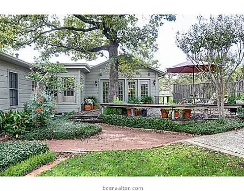 501 Brookside E Dr E, Bryan, TX 77801 photo 21