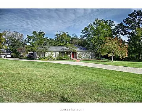 501 Brookside E Dr E, Bryan, TX 77801 photo 25