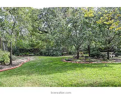 501 Brookside E Dr E, Bryan, TX 77801 photo 24