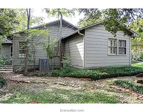 501 Brookside E Dr E, Bryan, TX 77801 photo 22