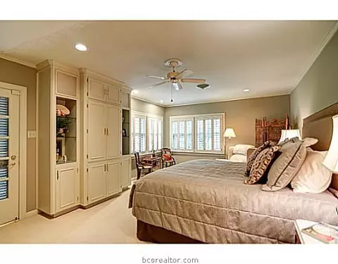 501 Brookside E Dr E, Bryan, TX 77801 photo 12
