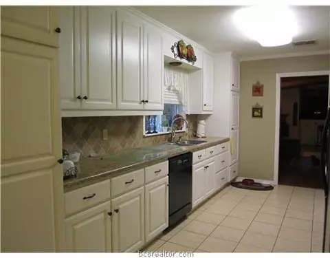 1105 Ruskin Dr, Bryan, TX 77802 photo 12