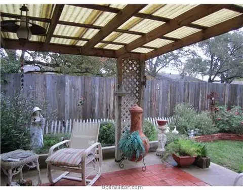 1105 Ruskin Dr, Bryan, TX 77802 photo 3
