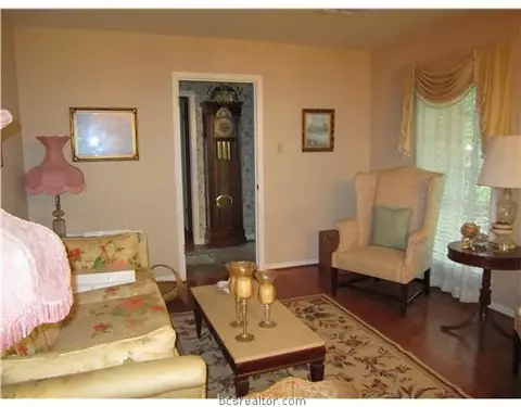 1105 Ruskin Dr, Bryan, TX 77802 photo 9