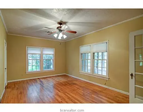 912 Winter St, Bryan, TX 77803 photo 6