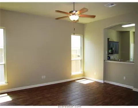 1081 Venice, Bryan, TX 77808 photo 4