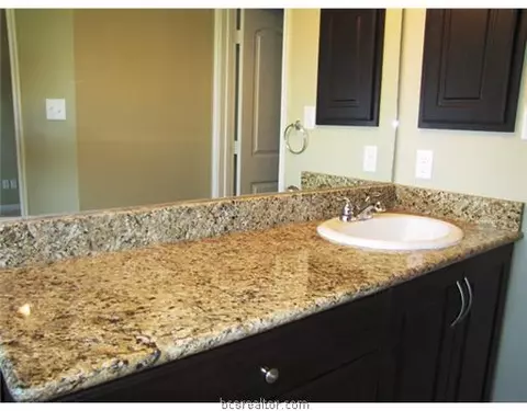 1081 Venice, Bryan, TX 77808 photo 9