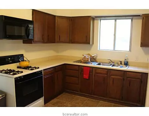 1206 E 30th St, Bryan, TX 77802 photo 4