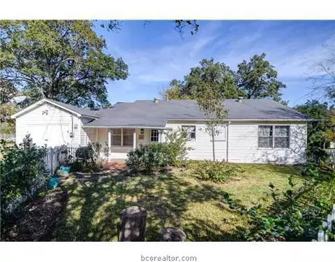 525 Wayside Dr, Bryan, TX 77802 photo 16