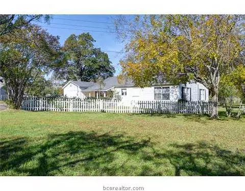 525 Wayside Dr, Bryan, TX 77802 photo 17