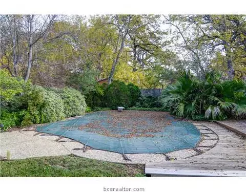 2404 Burton Dr, Bryan, TX 77802 photo 18