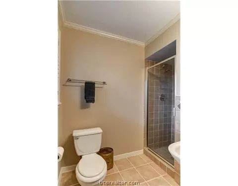 2404 Burton Dr, Bryan, TX 77802 photo 13