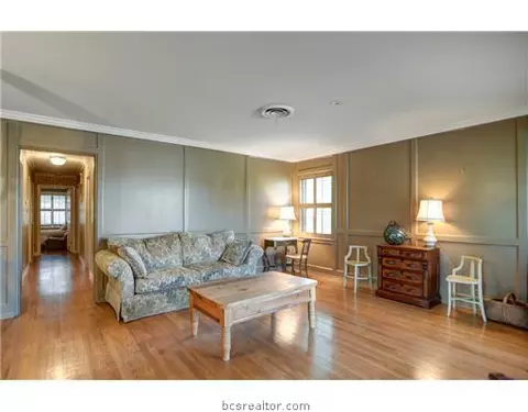 2404 Burton Dr, Bryan, TX 77802 photo 5
