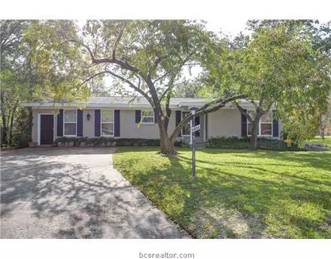 2404 Burton Dr, Bryan, TX 77802 photo 2