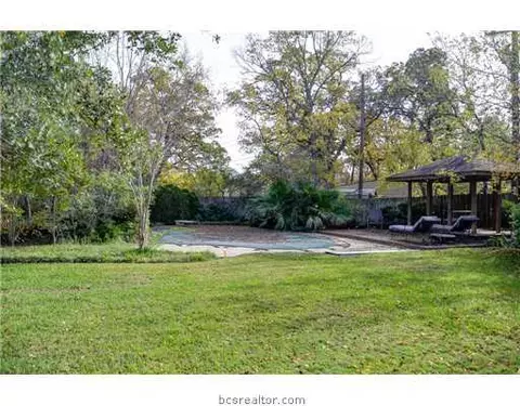 2404 Burton Dr, Bryan, TX 77802 photo 17
