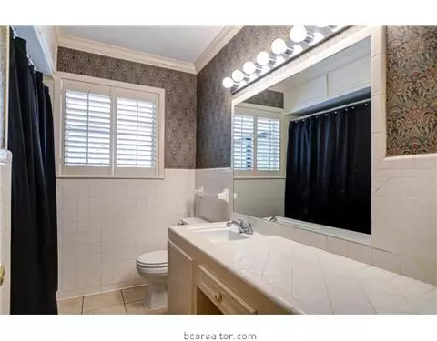 2404 Burton Dr, Bryan, TX 77802 photo 10