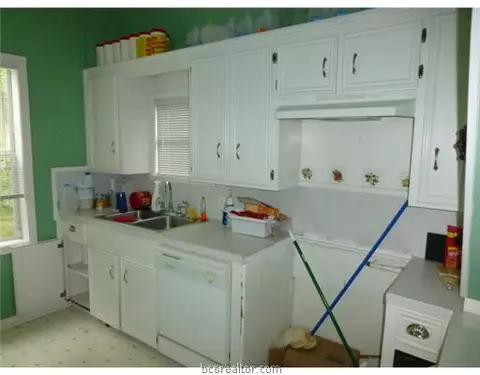 408 E Gregg, Calvert, TX 77837 photo 4