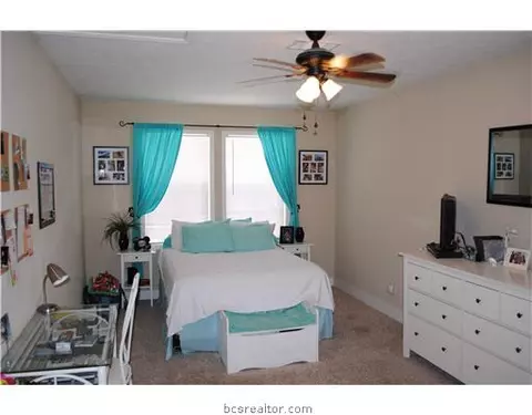 220 Inlow, Bryan, TX 77801 photo 4