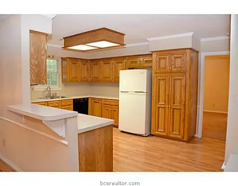 4401 Warwick Ln, Bryan, TX 77802 photo 7