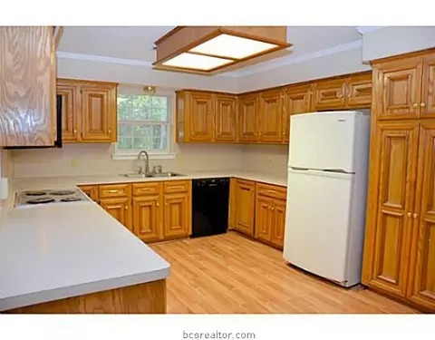 4401 Warwick Ln, Bryan, TX 77802 photo 8