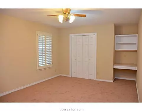 4401 Warwick Ln, Bryan, TX 77802 photo 13