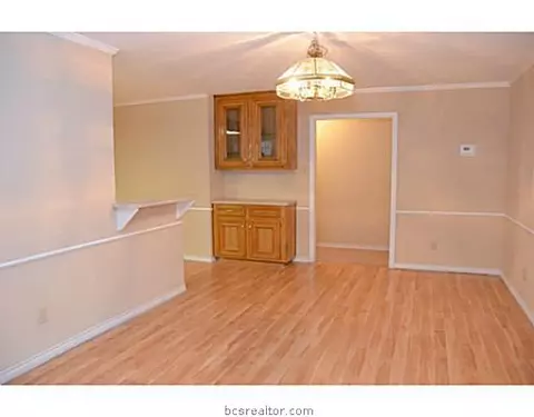 4401 Warwick Ln, Bryan, TX 77802 photo 5