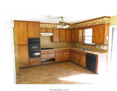 2600 Cypress, Bryan, TX 77803 photo 6