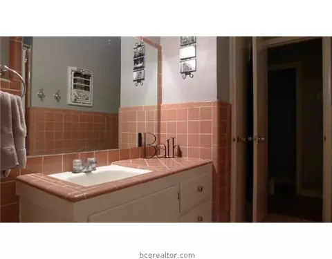 607 Esther, Bryan, TX 77802 photo 6