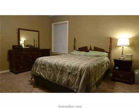 607 Esther, Bryan, TX 77802 photo 5