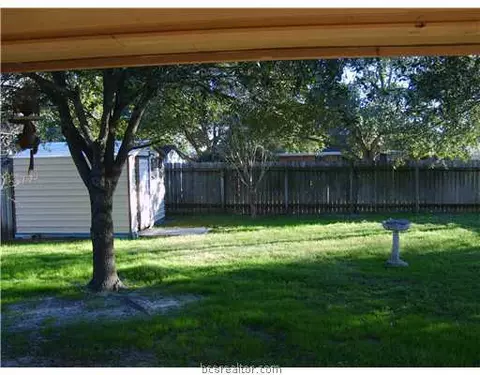 3808 Sierra Dr, Bryan, TX 77802 photo 4