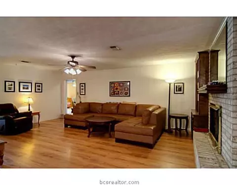 2803 Hillside Dr, Bryan, TX 77802 photo 5
