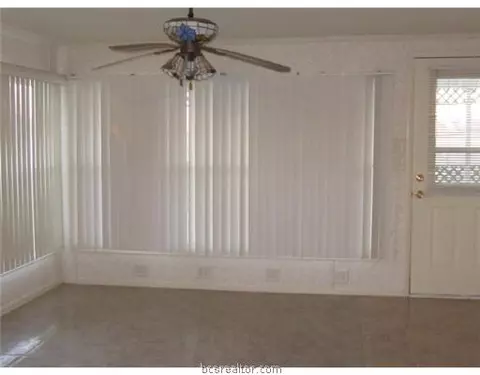 2098 S Beech St, Calvert, TX 77837 photo 6