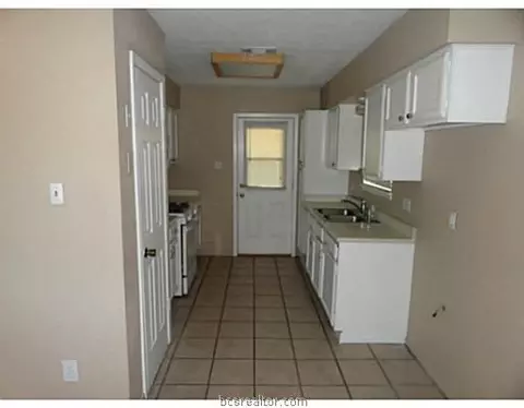 4721 Brompton Ln, Bryan, TX 77802 photo 2