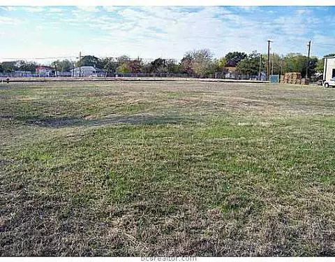 1110 Finfeather Rd, Bryan, TX 77803 photo 1