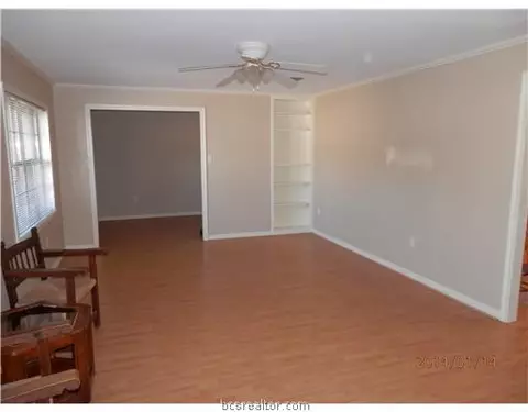 2302 Wayside Dr, Bryan, TX 77802 photo 6