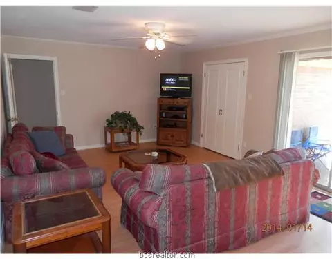 2302 Wayside Dr, Bryan, TX 77802 photo 2