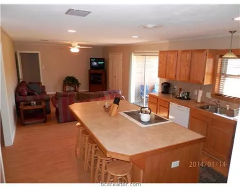 2302 Wayside Dr, Bryan, TX 77802 photo 3