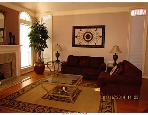 4734 Renwick Dr, Bryan, TX 77802 photo 5