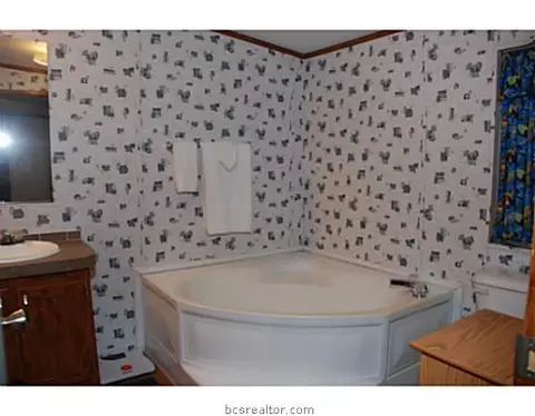 8959 Burch Ln, Bryan, TX 77808 photo 13