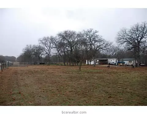 8959 Burch Ln, Bryan, TX 77808 photo 2