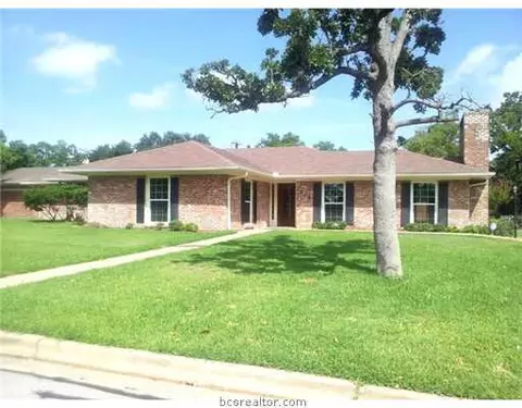 206 Redbud St, Bryan, TX 77801 photo 1