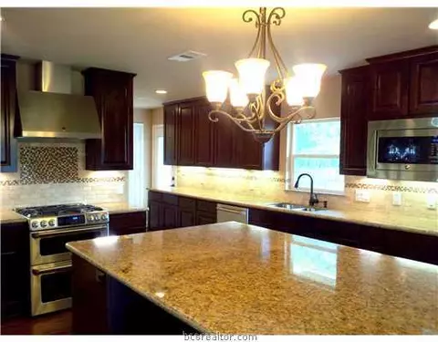 206 Redbud St, Bryan, TX 77801 photo 5