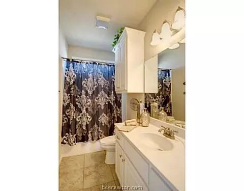 2700 Hickory Ct, Bryan, TX 77808 photo 12