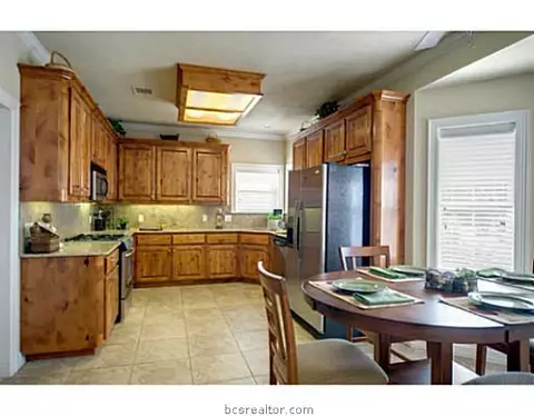 2700 Hickory Ct, Bryan, TX 77808 photo 5