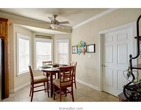 2700 Hickory Ct, Bryan, TX 77808 photo 6