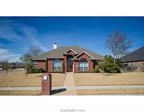 2700 Hickory Ct, Bryan, TX 77808 photo 1