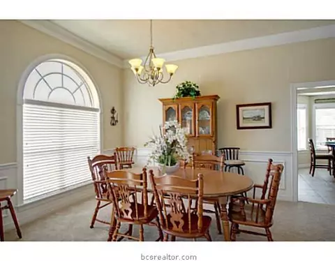 2700 Hickory Ct, Bryan, TX 77808 photo 3