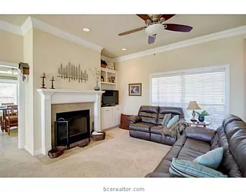 2700 Hickory Ct, Bryan, TX 77808 photo 2