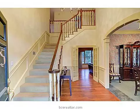 4611 Locksford Dr, Bryan, TX 77802 photo 2
