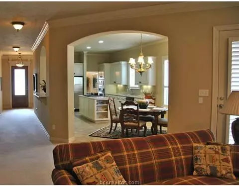 4909 Fairfield Ct, Bryan, TX 77802 photo 8